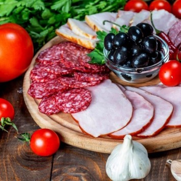 Нарезки и деликатесы